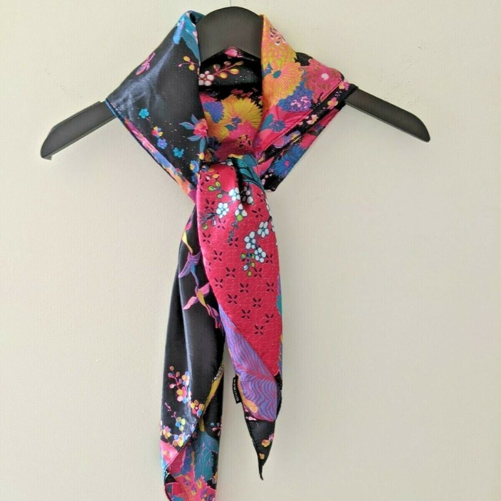 H&M printed square scarf Flower glossy orient bird